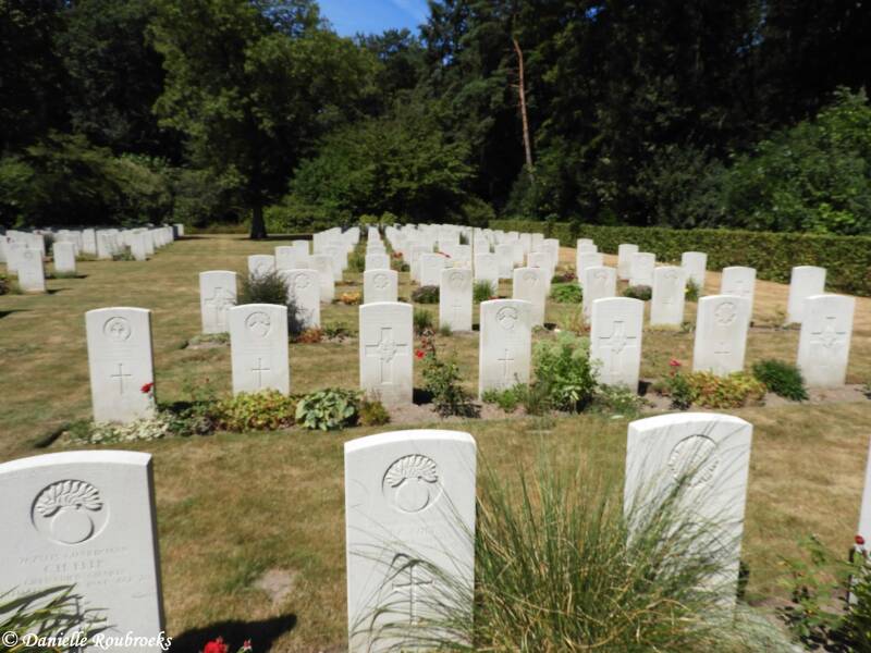 012JonkerbosWarCemeteryma16jul18.jpg