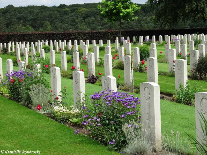 014GroesbeekCanWarCemMemorialzo19jun16.jpg