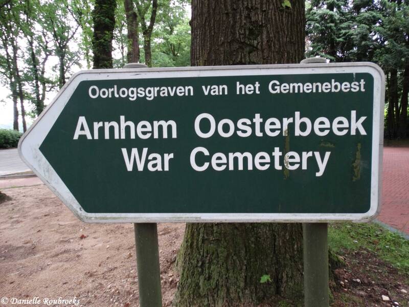01ArnhemOosterbeekWarCemzo19jun16.jpg