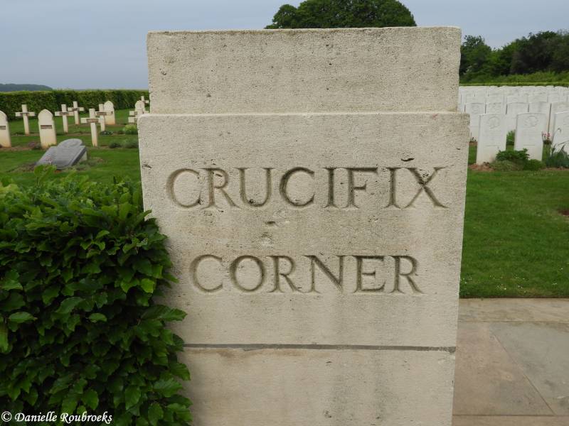 01CrucifixCornerVCma14mei18.jpg