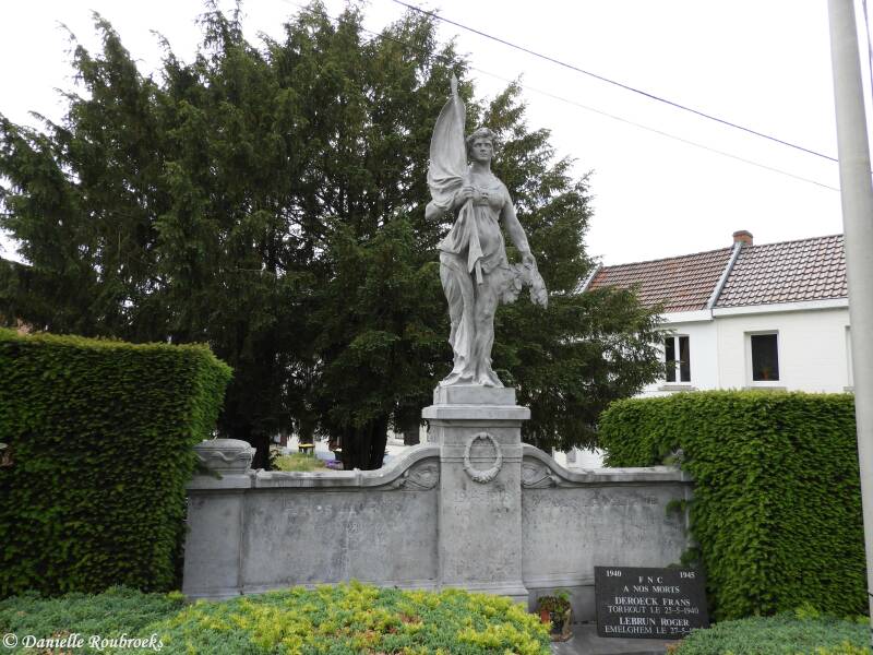 01Ecaussinnes-LalaingMonumentdo3jun21.jpg