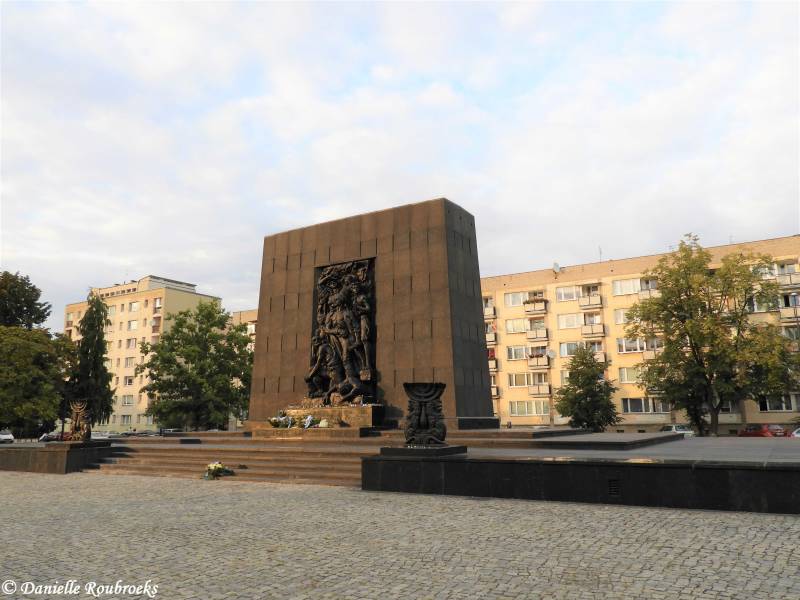 01GettoHeroesMonWarsaw.jpg