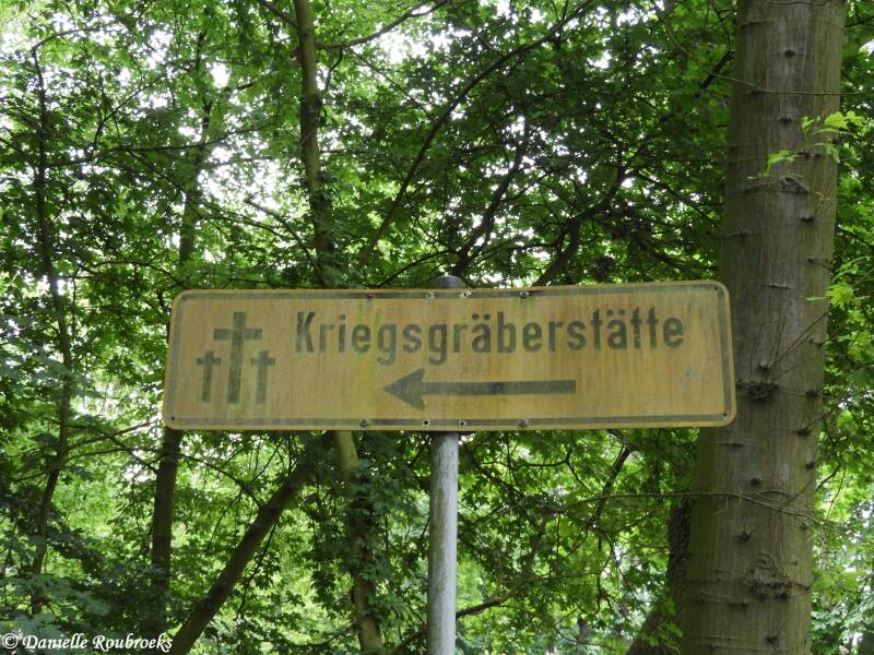 01HaldernKriegsgrberstttevr17mei19.jpg