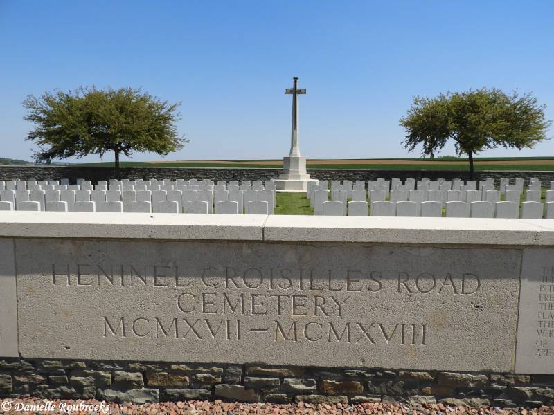 01Heninel-CroisillesRoadCemwoe15mei19.jpg