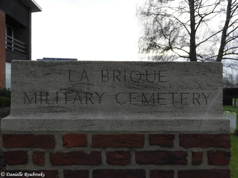 01LaBriqueN1MCwoe17feb21.jpg