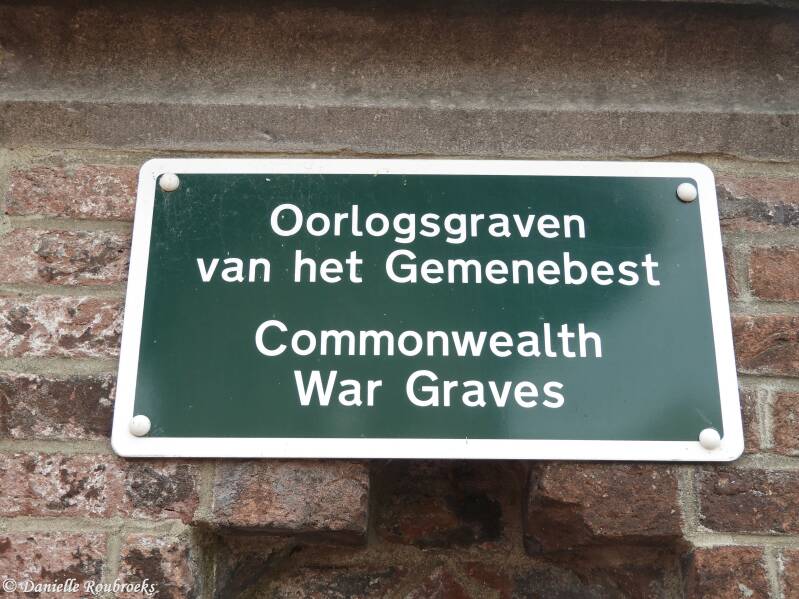 01RavensteinRCCemeterydo14nov19.jpg