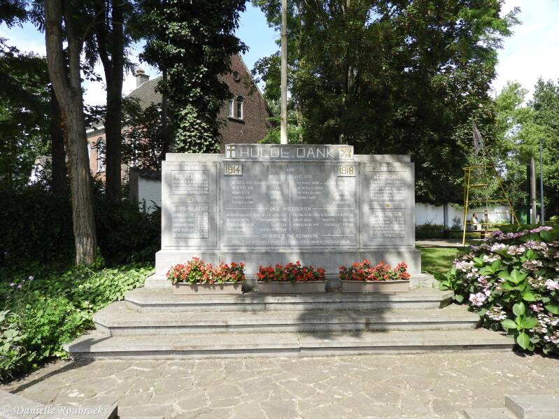 01StKruis-WinkelMonumentza14aug21.jpg