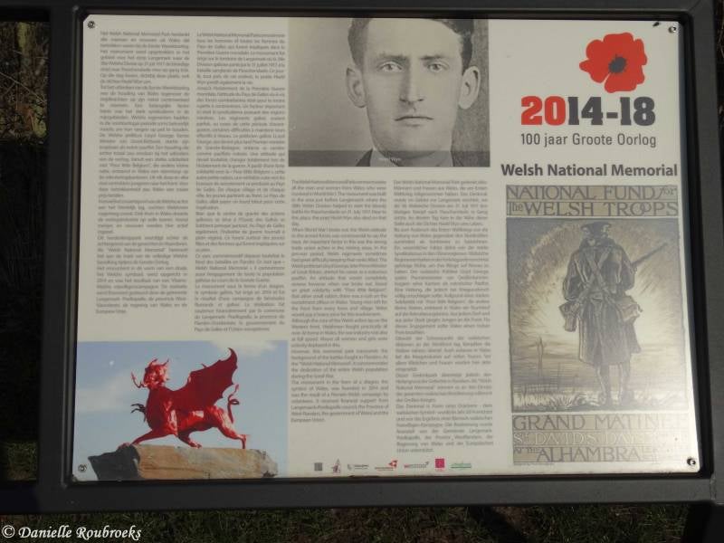 01WelshMonument.jpg
