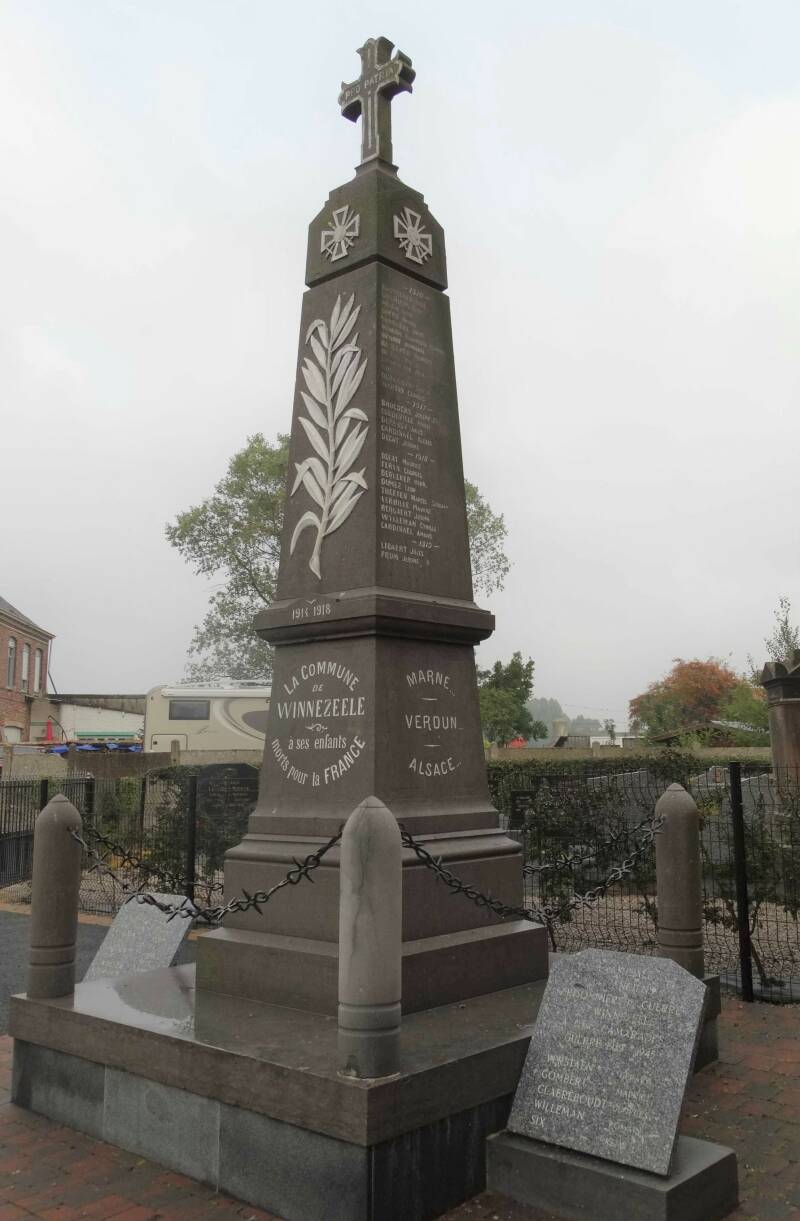 01WinnezeeleMonument.jpg