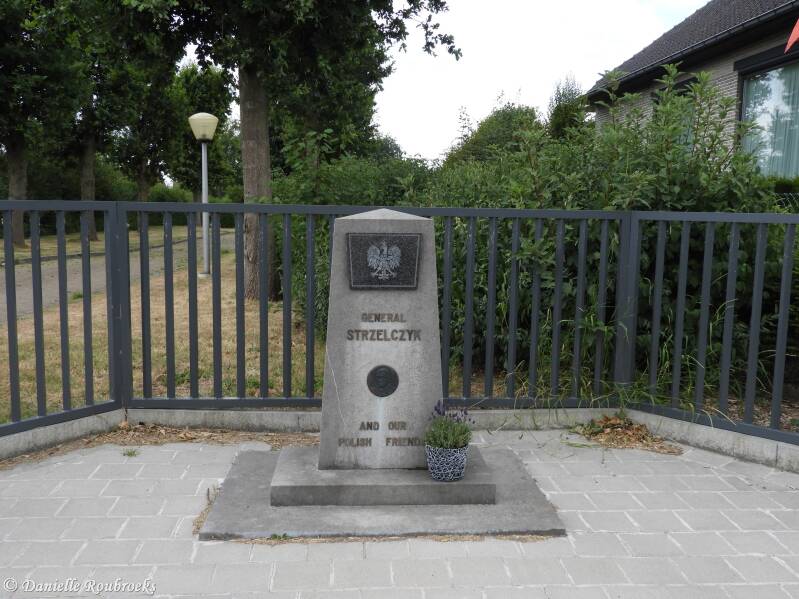 01zillebekestrzelczykmonumentdi26jul22.jpg