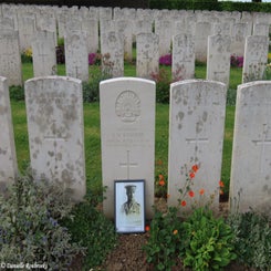02-cabaret-rouge-lt-kennedy-di6mei25-standard.jpg