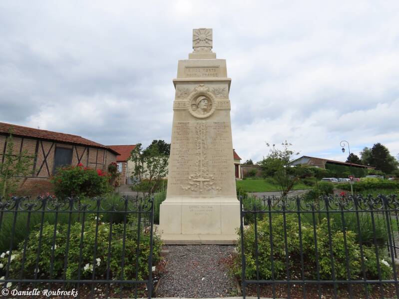 02-ferri-res-monument-ma17jun24-standard.jpg