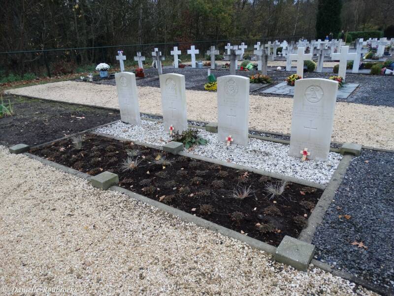 02BudelDorpleinRCCemeteryzo15nov15.jpg