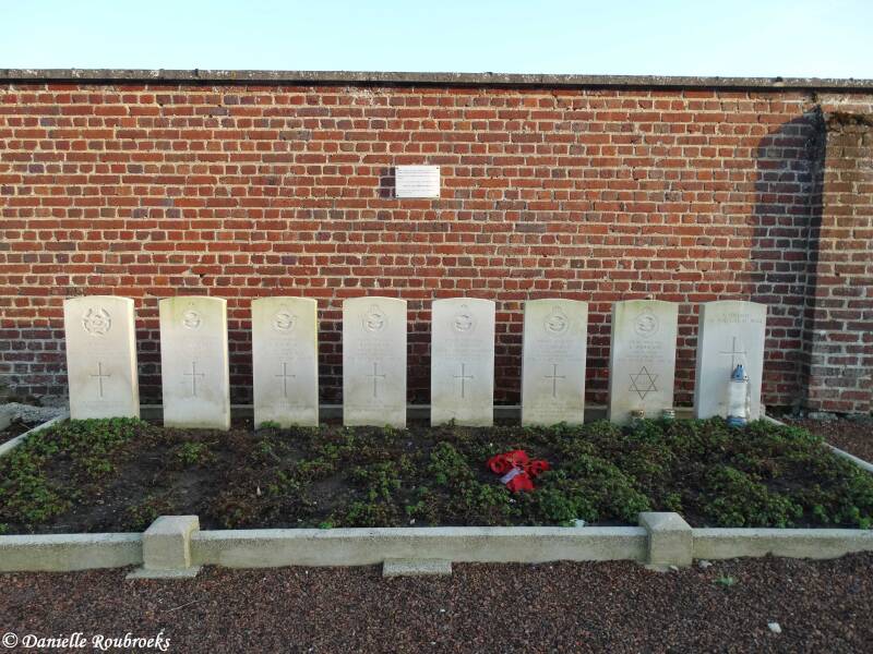 02CugnyCommunalCemeterydo21ma19.jpg