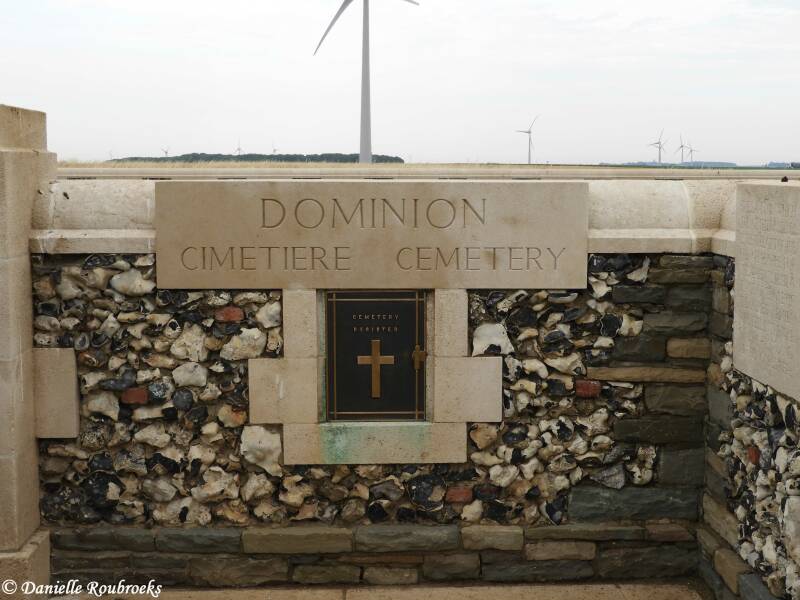 02DominionCemHendecourt-les-Cagnicourtwoe19jul17.jpg