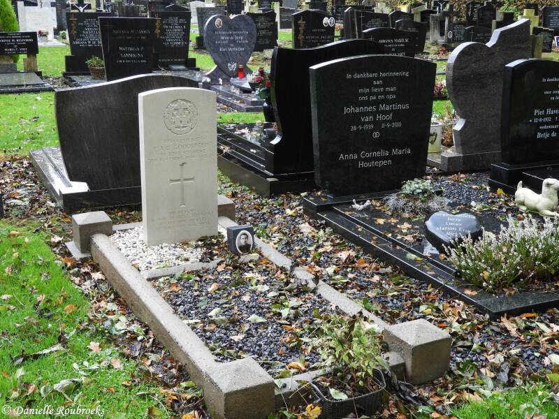 02Fijnaart-en-HeiningenRCCemeteryzo22okt17.jpg