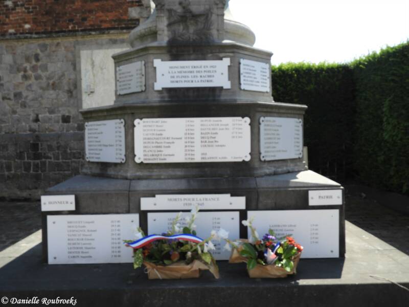 02Flines-lez-RachesMonumentma19jul21.jpg