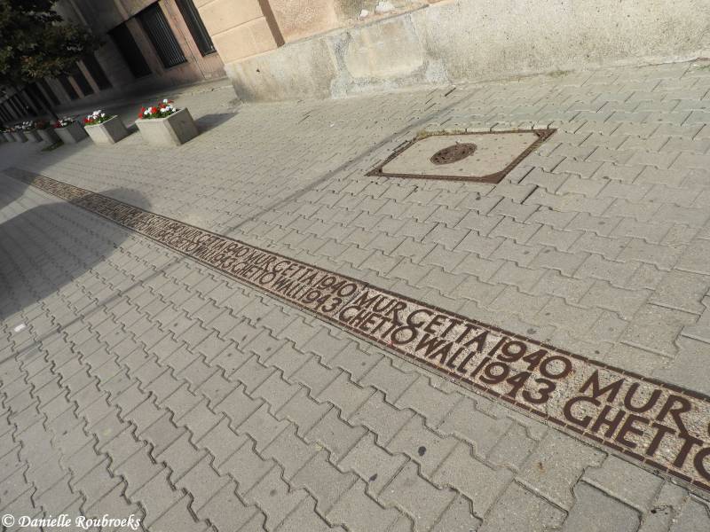 02GettoWarsaw.jpg