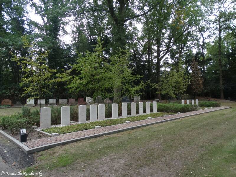 02HellendoornGeneralCemeteryza15sep18.jpg
