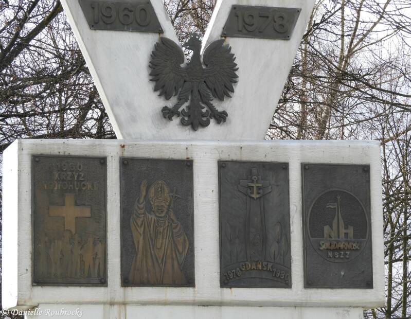 02KrakowSolidarnocMonumentvr13ma20.jpg