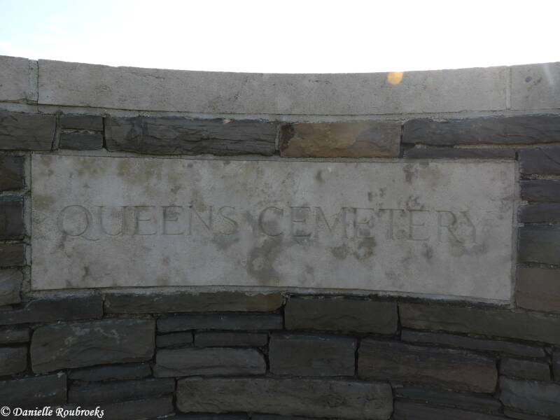 02QueensCemPuisieuxdi3jul18.jpg
