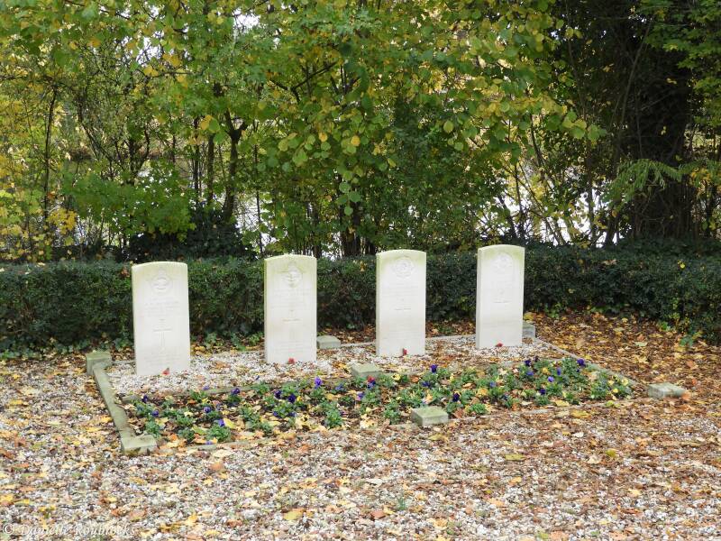 02RavensteinRCCemeterydo14nov19.jpg