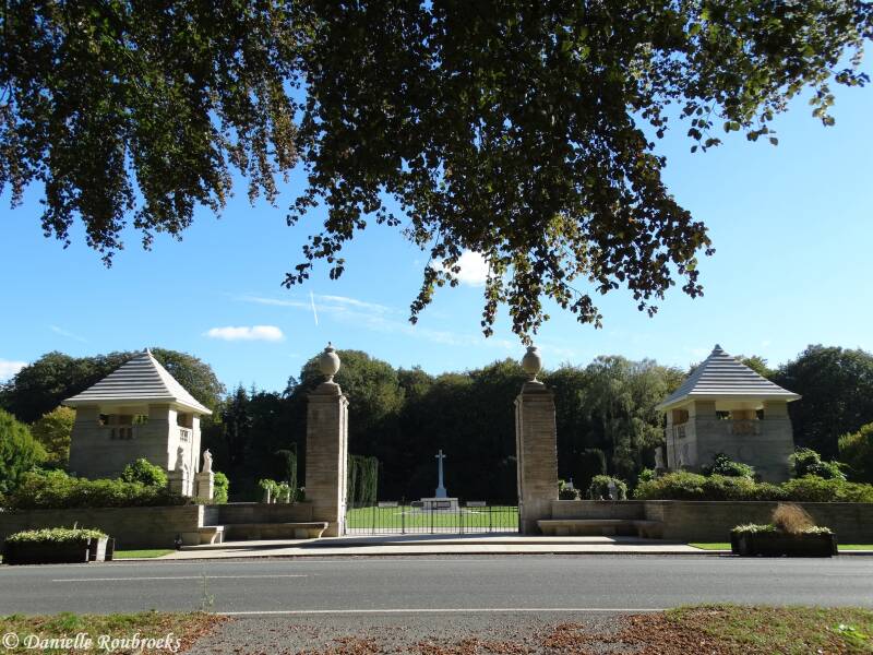 02ReichswaldForestWarCemetery.jpg