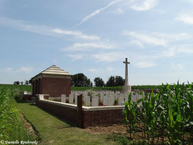 02SunkenRoadCemeterywoe17jul19.jpg