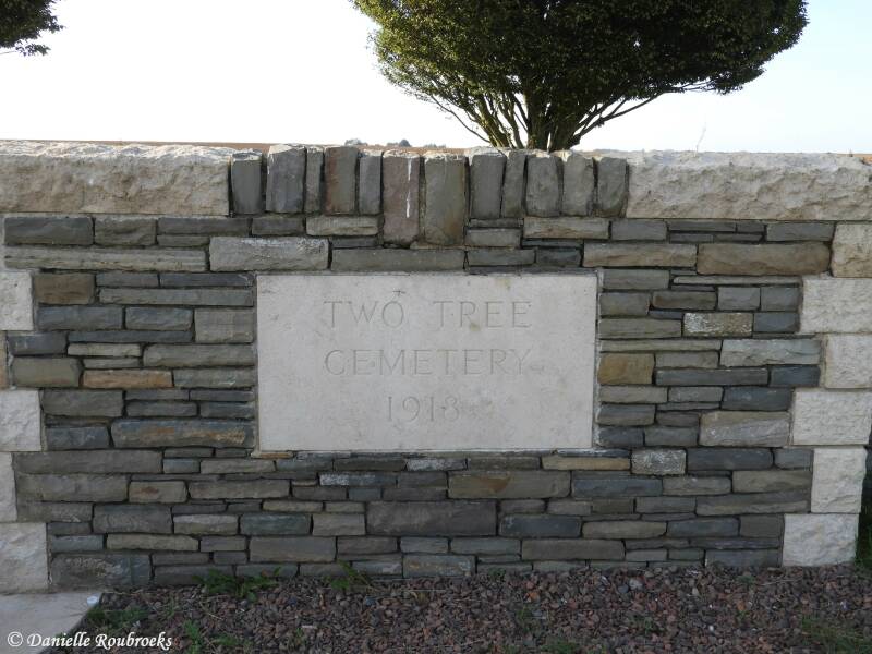02TwoTreeCemeterywoe22sep21.jpg