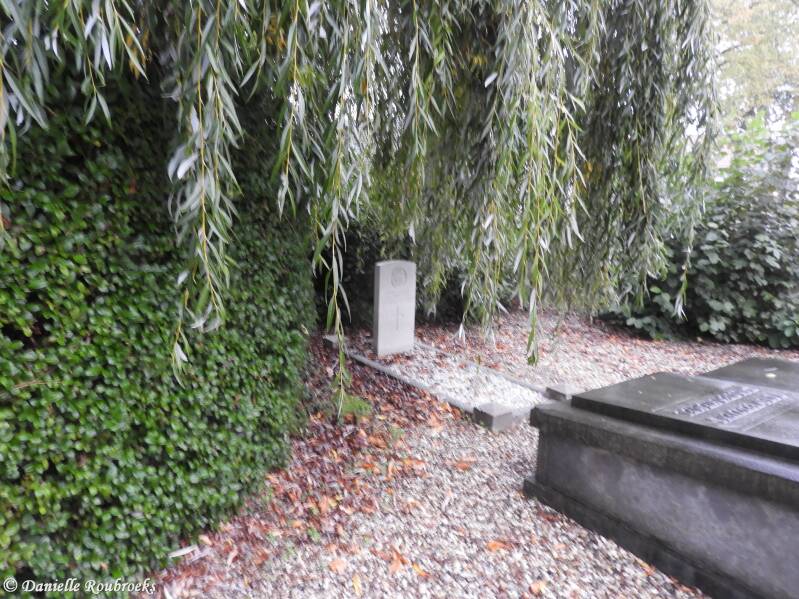 02herwen-en-aerdtherwenrccemeteryvr14okt22.jpg