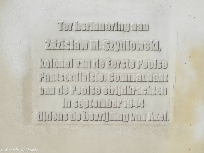 03AxelSzydlowskiMonumentvr17sep21.jpg