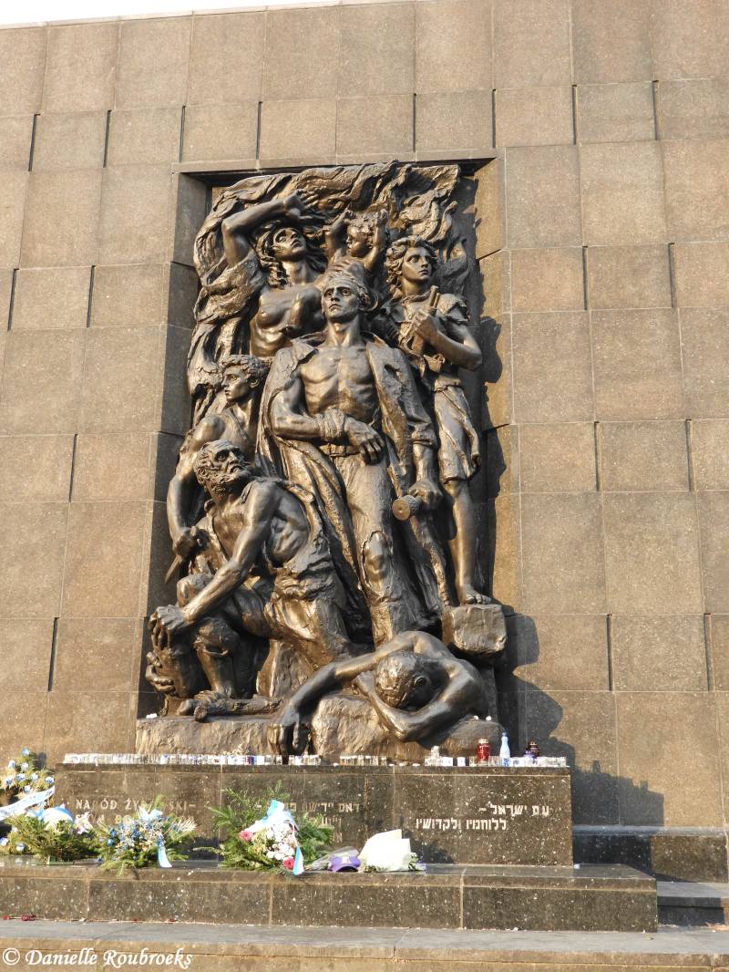 03GettoHeroesMonWarsaw.jpg