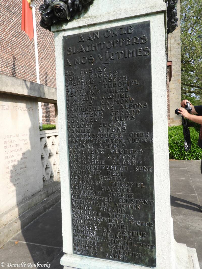 03HarelbekeMonumentwoe9jun21.jpg