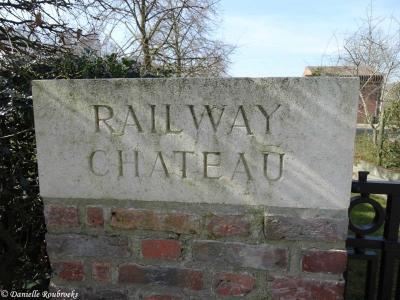 03RailwayChateau.jpg
