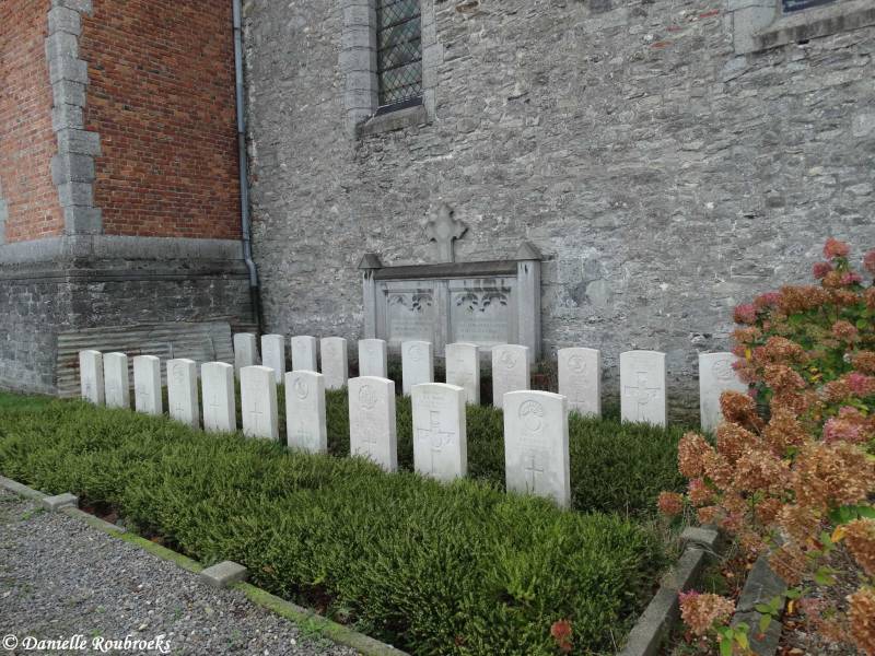 03Ramegnies-ChinChurchyard.jpg