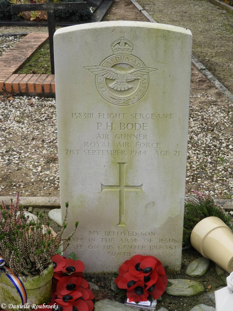 03WijchenRCCemeterydo14nov19.jpg