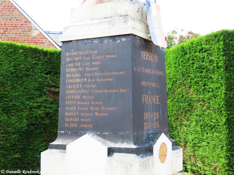 04-versigny-monument-woe12jun24-standard.jpg
