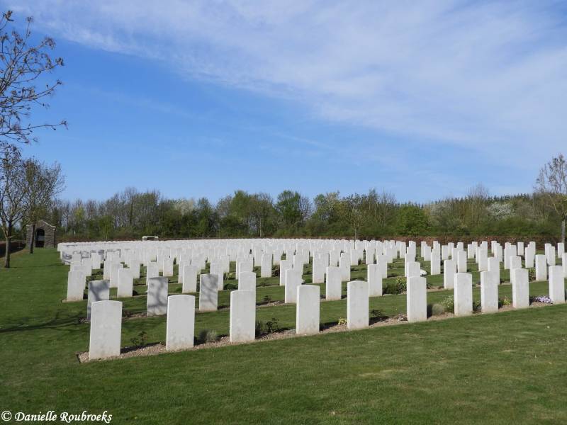 04AdelaideCemeteryVillers-Bretonneuxwoe12apr17.jpg