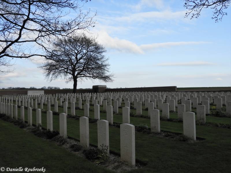 04BronfayFarmMCBray-sur-Somme.jpg