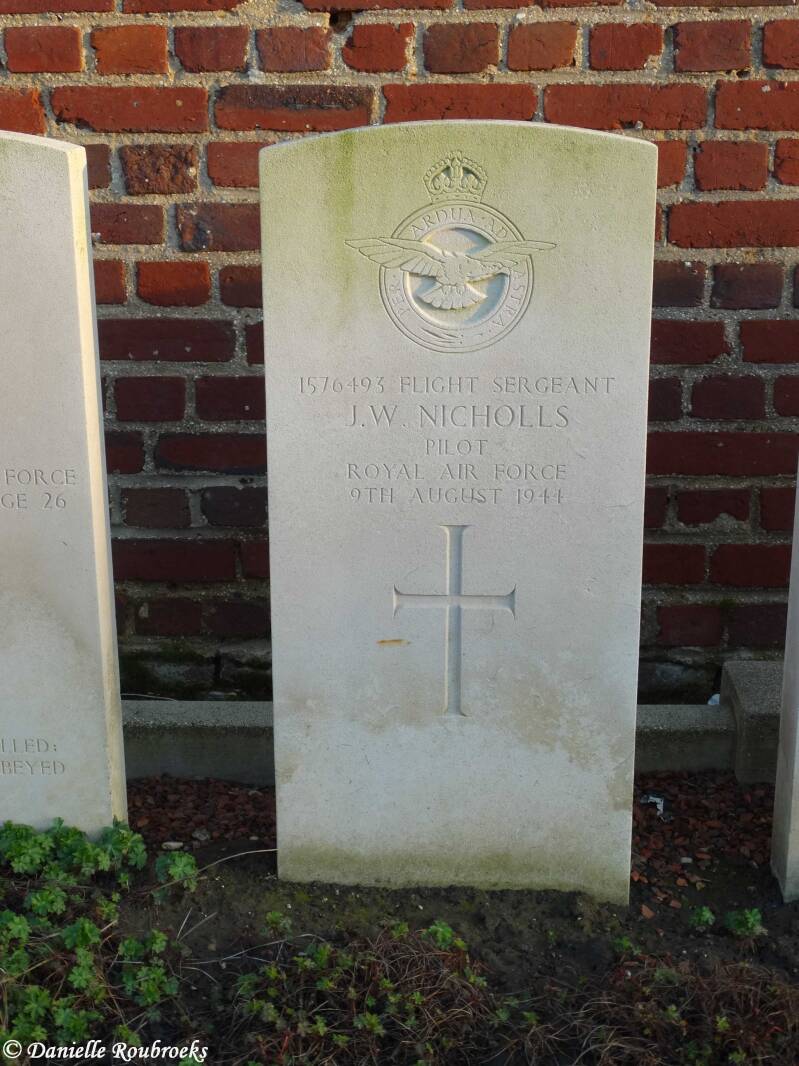 04CugnyCommunalCemeterydo21ma19.jpg