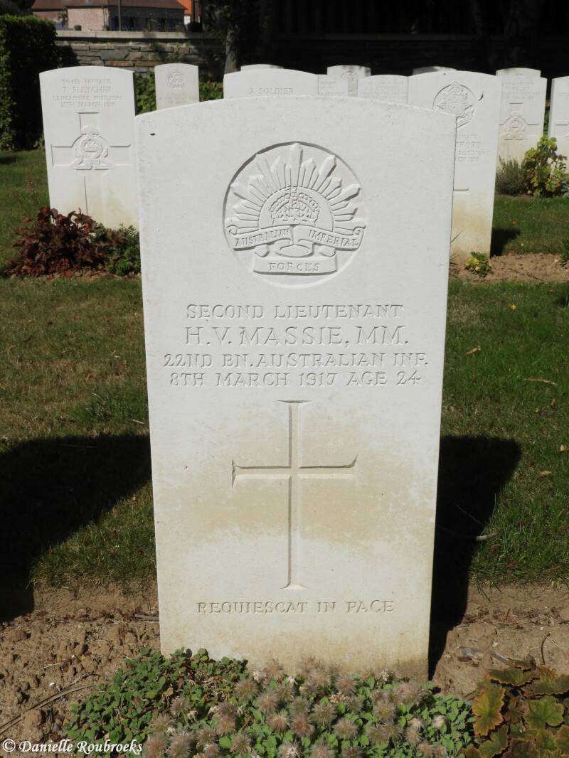 04Douchy-les-AyetteBCzo2aug20.jpg