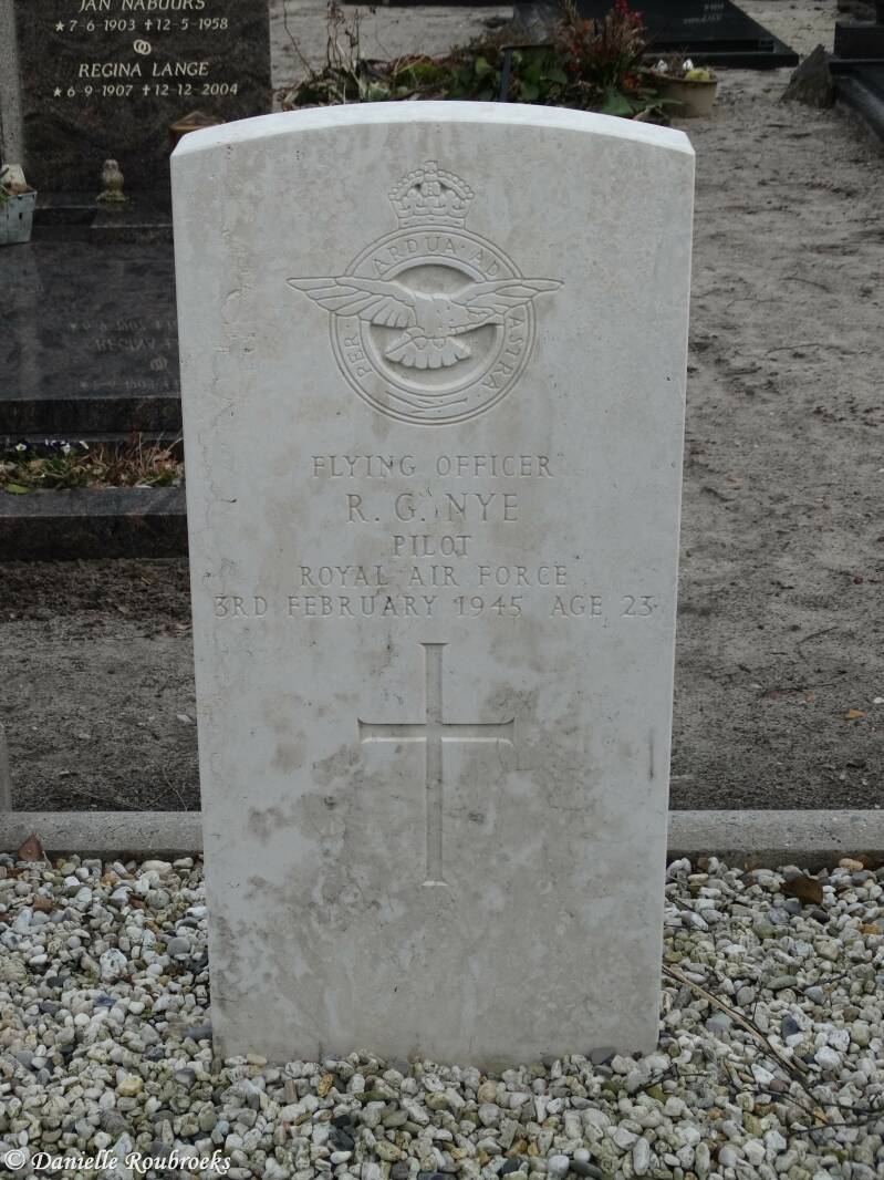04OplooWesterbeekRCCemeteryzo18feb18.jpg