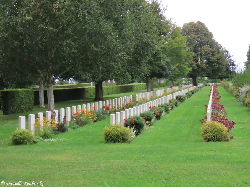 05-bayeux-war-cemetery-za30aug25-standard.jpg