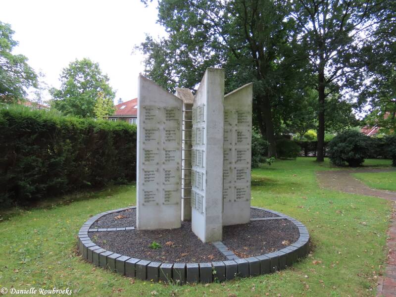 05-oldenburg-ohmstede-friedhof-woe24jul24-standard.jpg