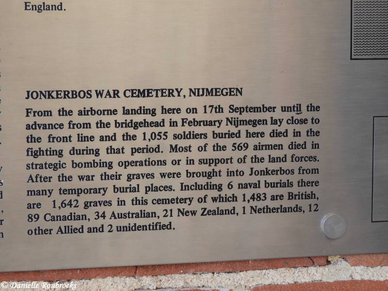 051JonkerbosWarCemeteryma16jul18.jpg