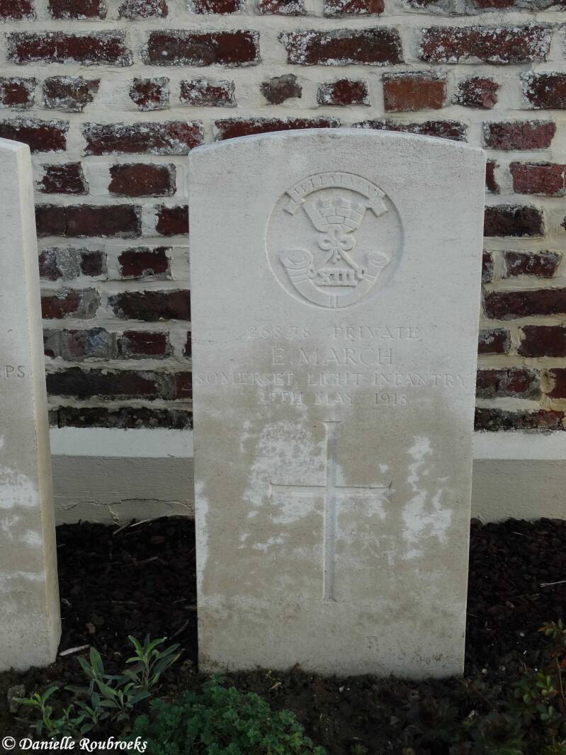 05AnnoisCommunalCemeterydo21ma19.jpg