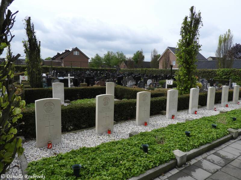 05HeeschRCCemeterydi1mei18.jpg