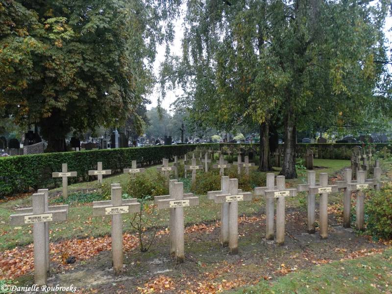 05LilleSouthernCem-F.jpg