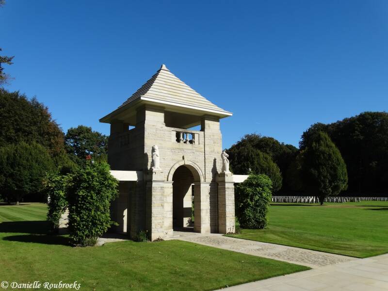 05ReichswaldForestWarCemetery.jpg