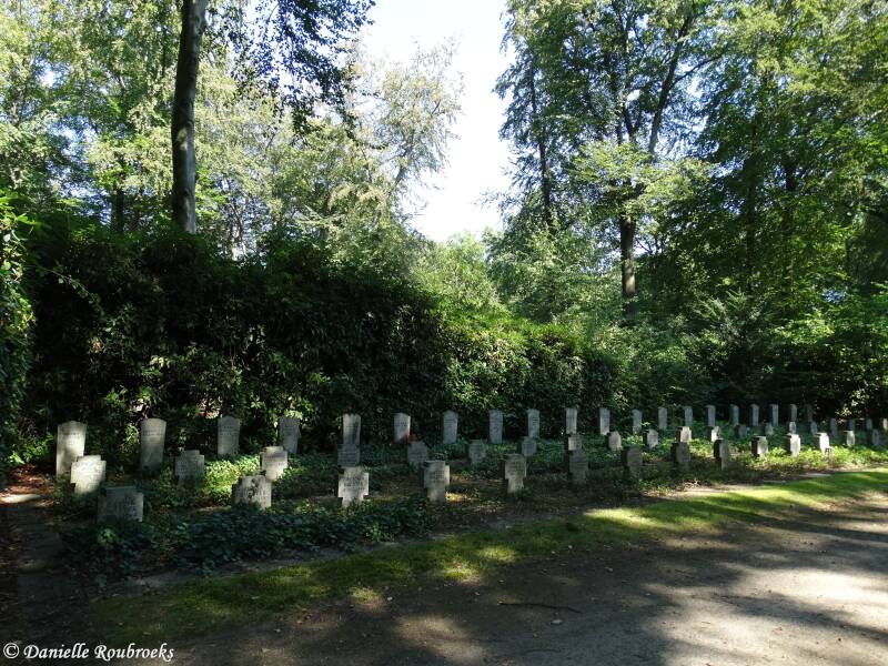 05duisburgwaldfriedhofdi13sep16.jpg